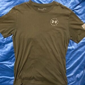Under Armour, Size M, Military green T-shirt